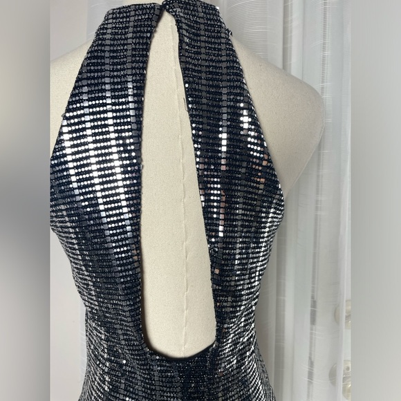 ZARA Metallic Silver & Black Sequin Halter Top Open Back Size Medium - Picture 5 of 9